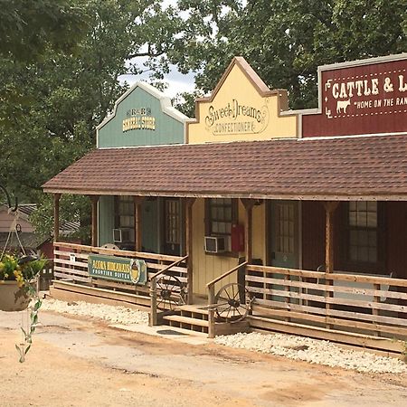 Acorn Hideaways Canton Charming Pioneer Suite 1890'S General Store Екстер'єр фото