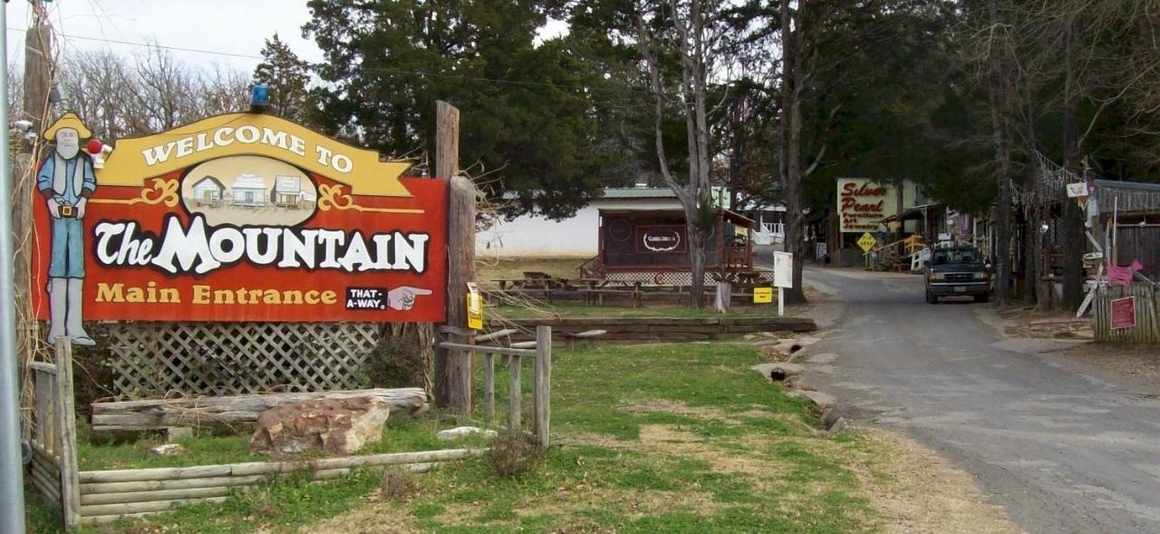 Acorn Hideaways Canton Charming Pioneer Suite 1890'S General Store Екстер'єр фото