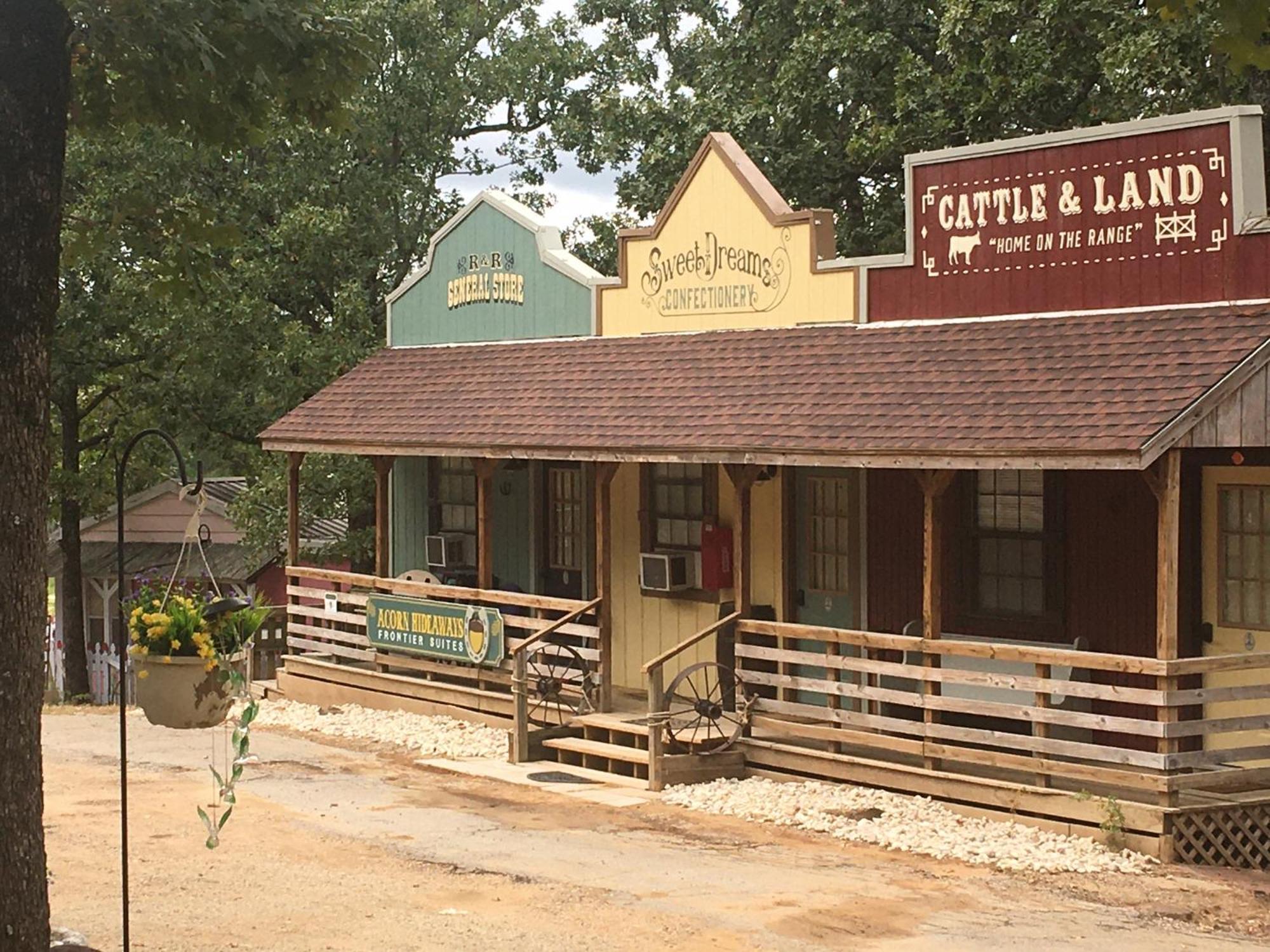 Acorn Hideaways Canton Charming Pioneer Suite 1890'S General Store Екстер'єр фото