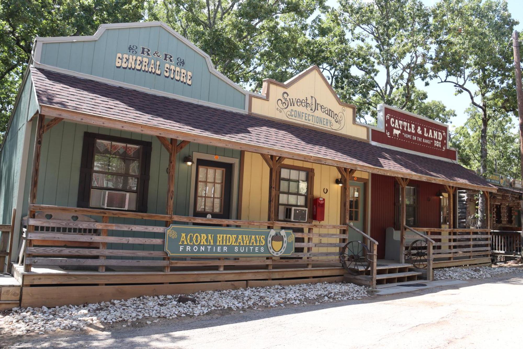 Acorn Hideaways Canton Charming Pioneer Suite 1890'S General Store Екстер'єр фото