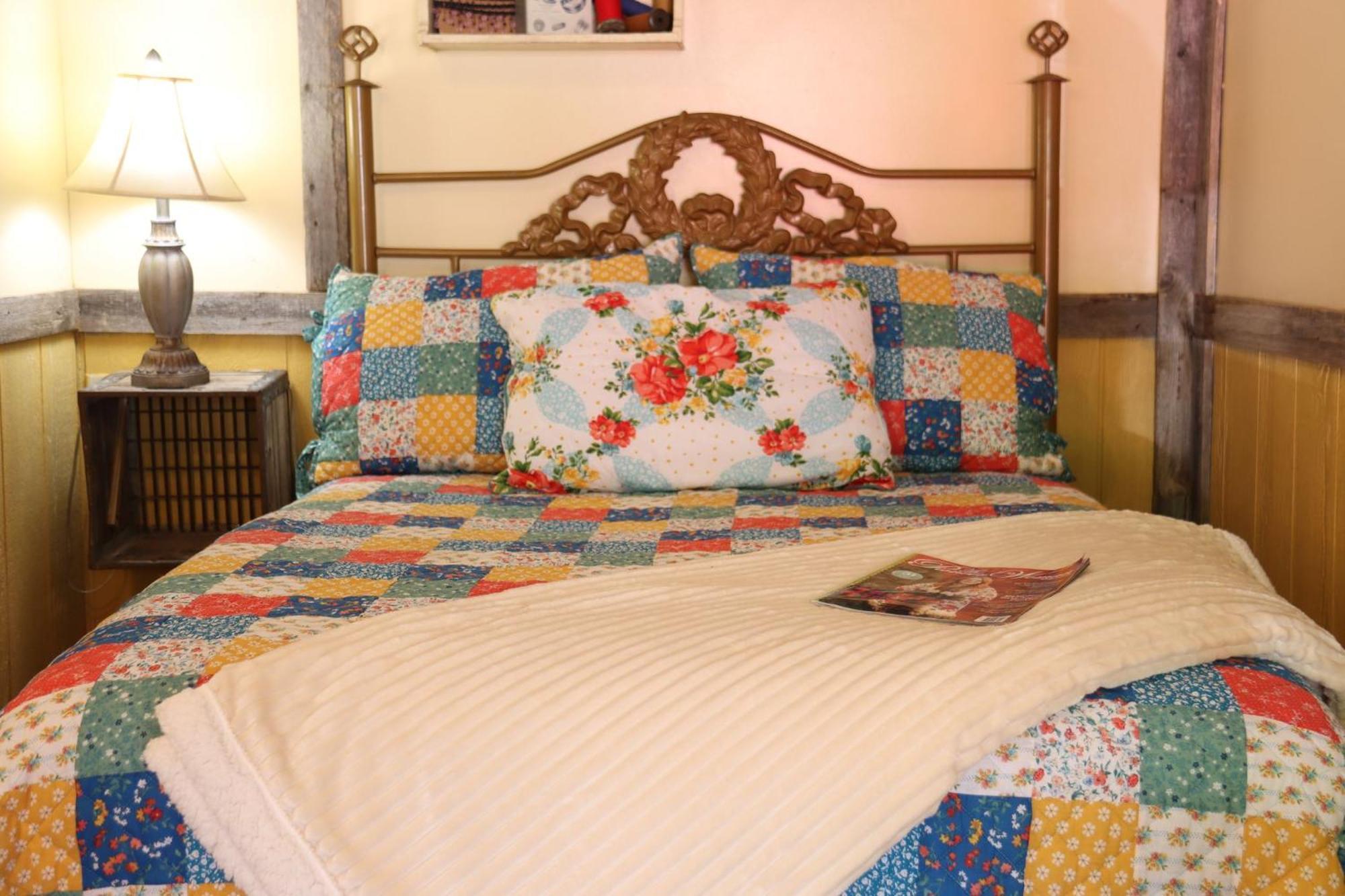 Acorn Hideaways Canton Charming Pioneer Suite 1890'S General Store Екстер'єр фото